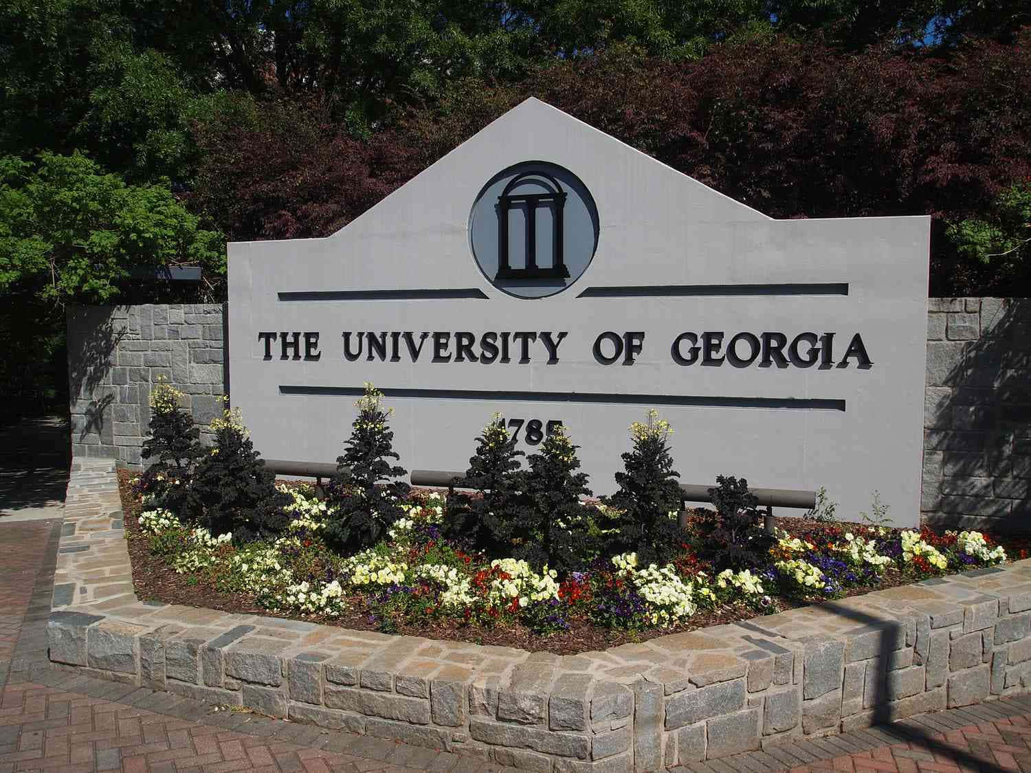 University Of Georgia Monument Background