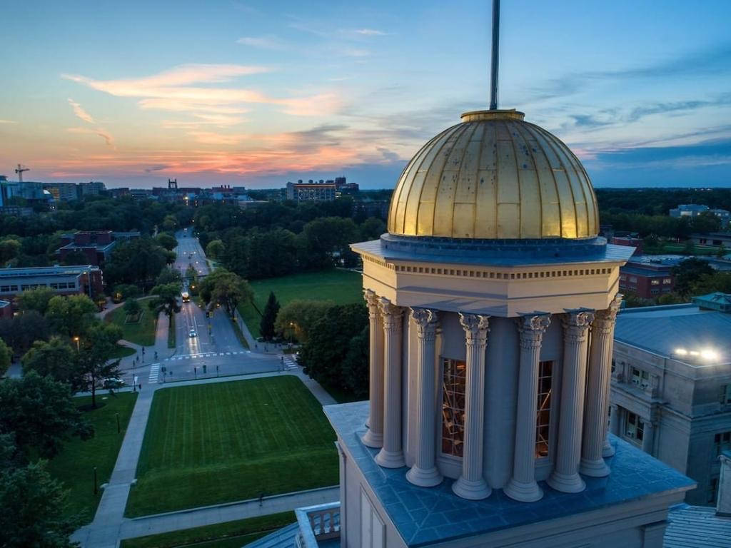 University Of Iowa Capitol Building Background