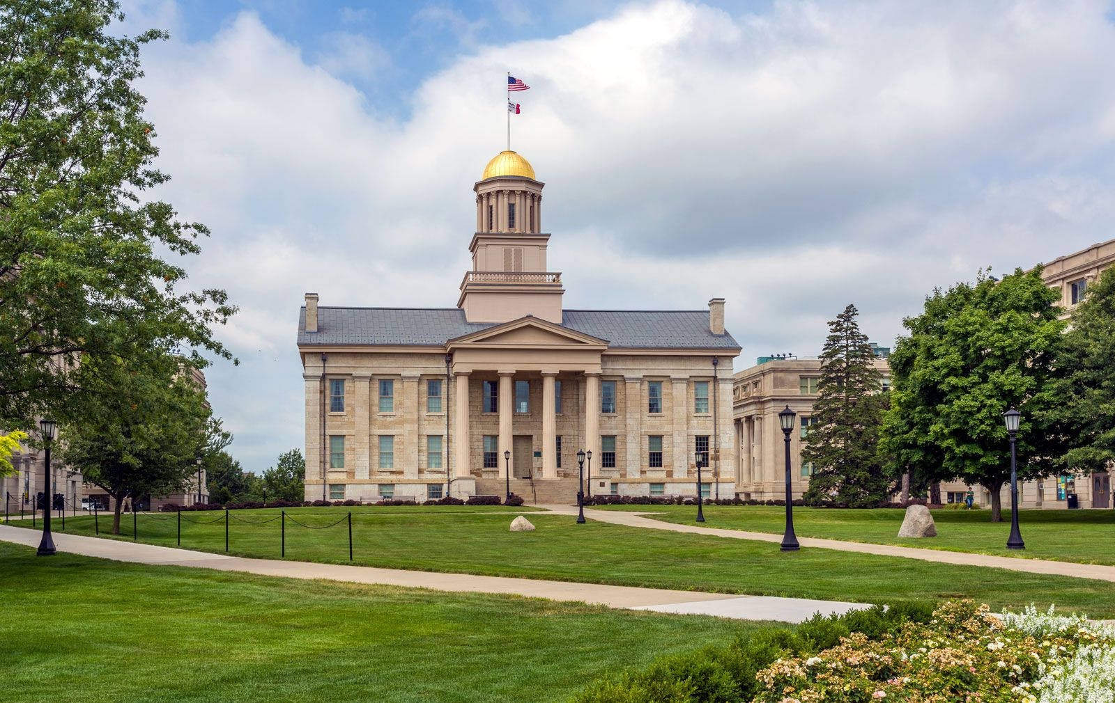 University Of Iowa Capitol Building Background