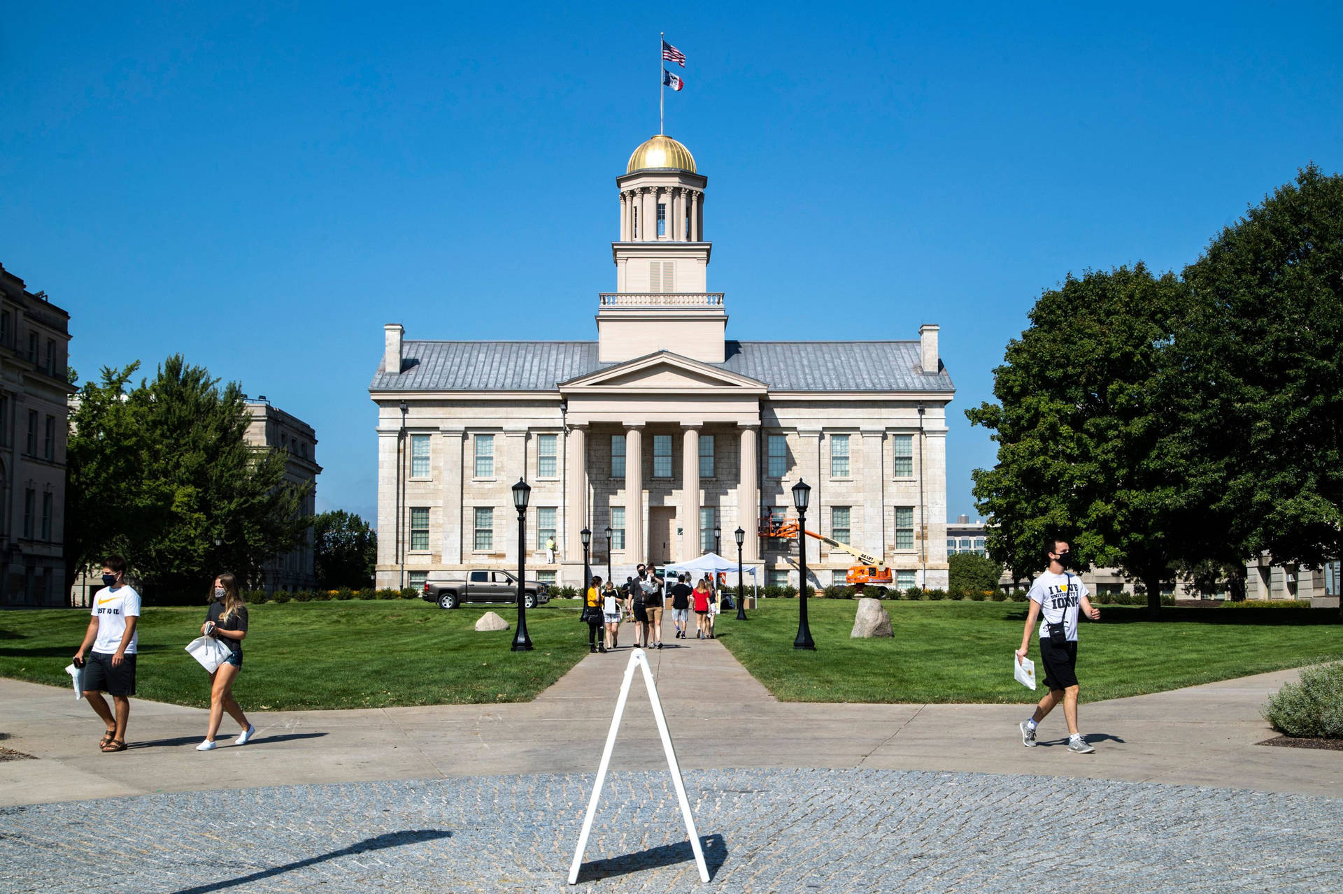 University Of Iowa Museum With Students Background