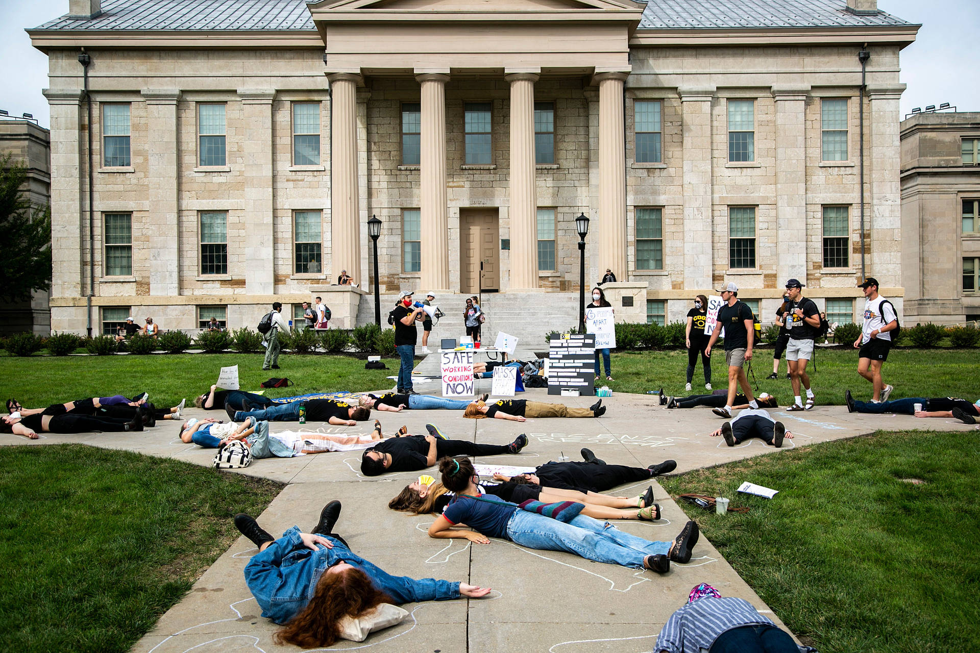 University Of Iowa Student Strike Background