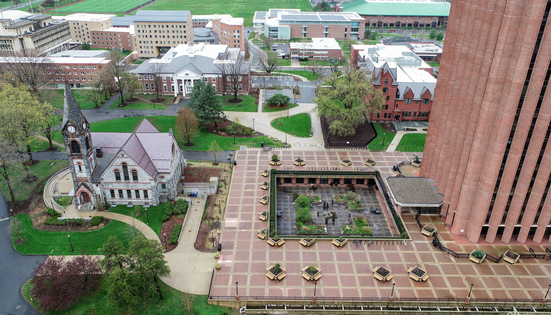 University Of Massachusetts Amherst Grounds Background