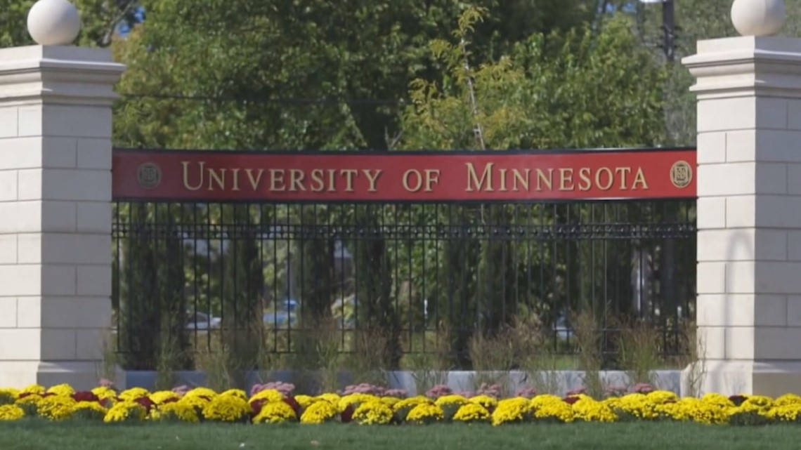 University Of Minnesota Entrance Gate Background