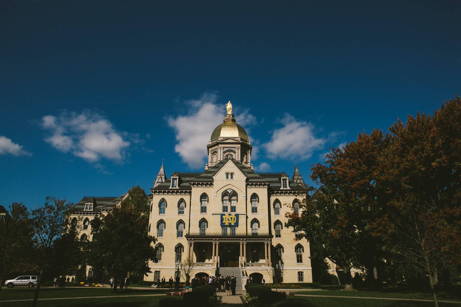 University Of Notre Dame Main Building Logo