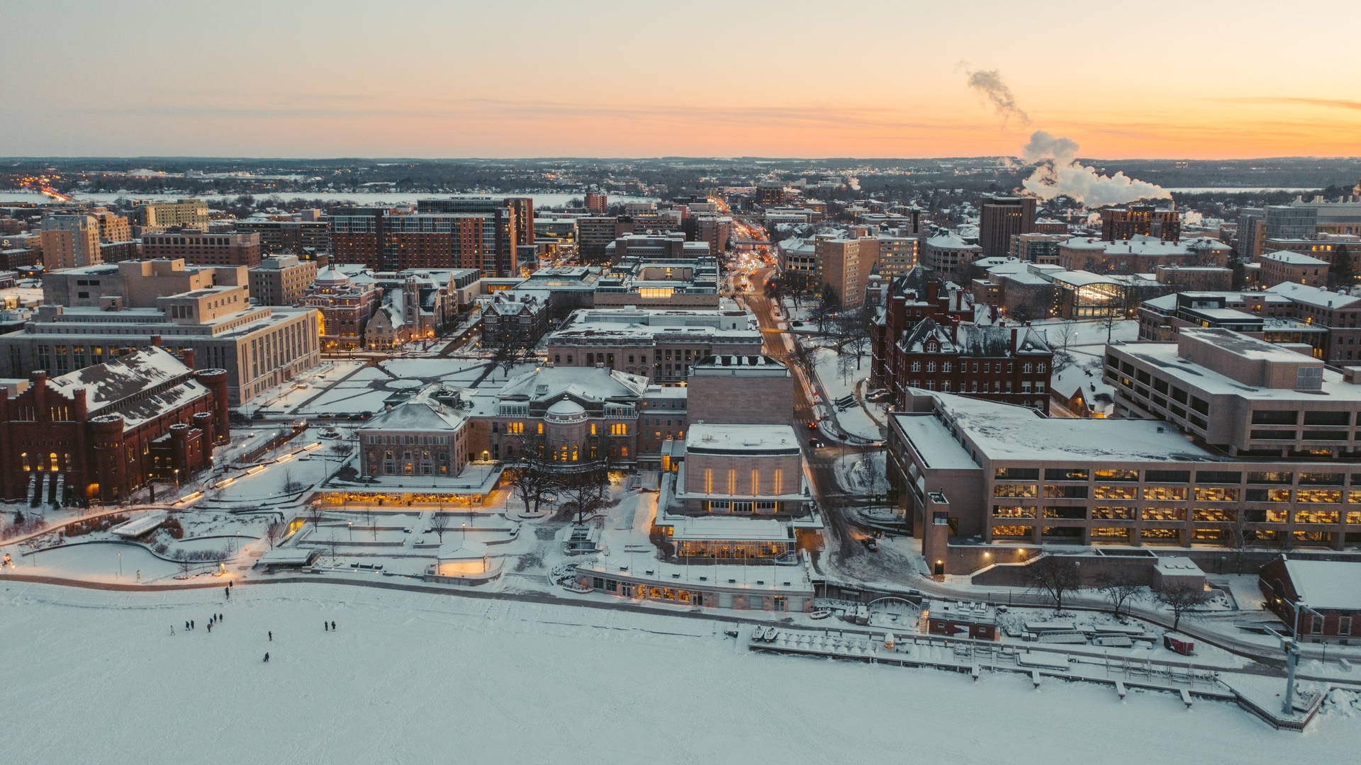 University Of Wisconsin-madison Winter Season Background