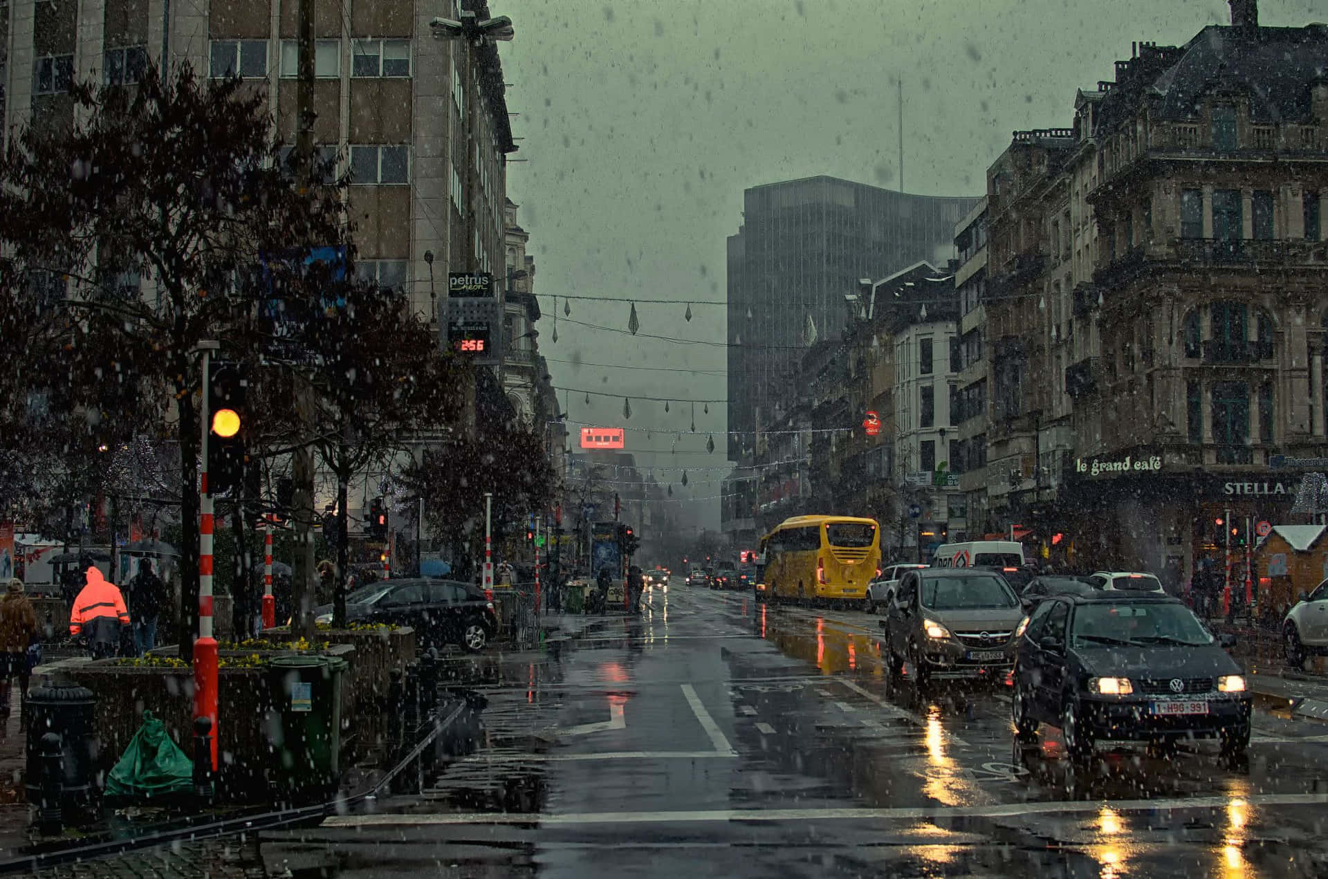 Unwind With The Sound Of Falling Rain Background