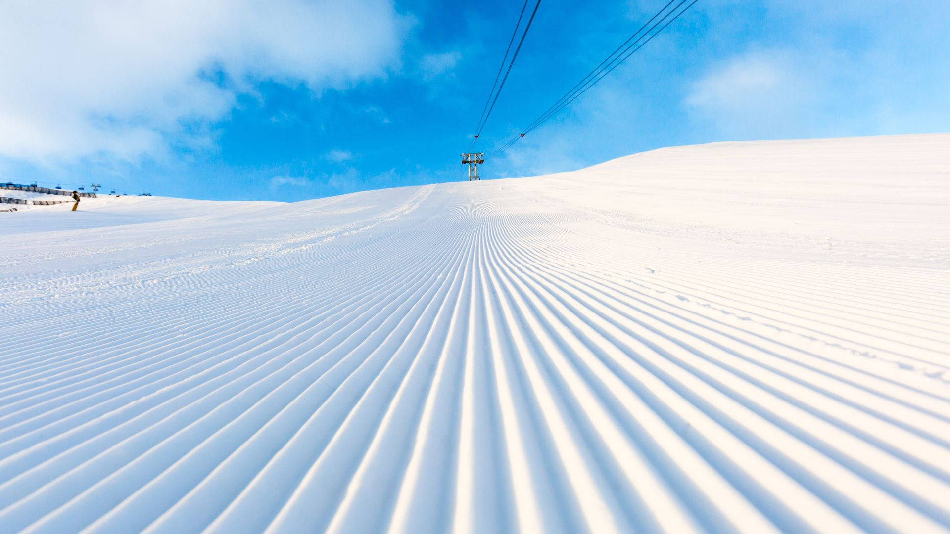 Up Kannabe Ski Resort Slope