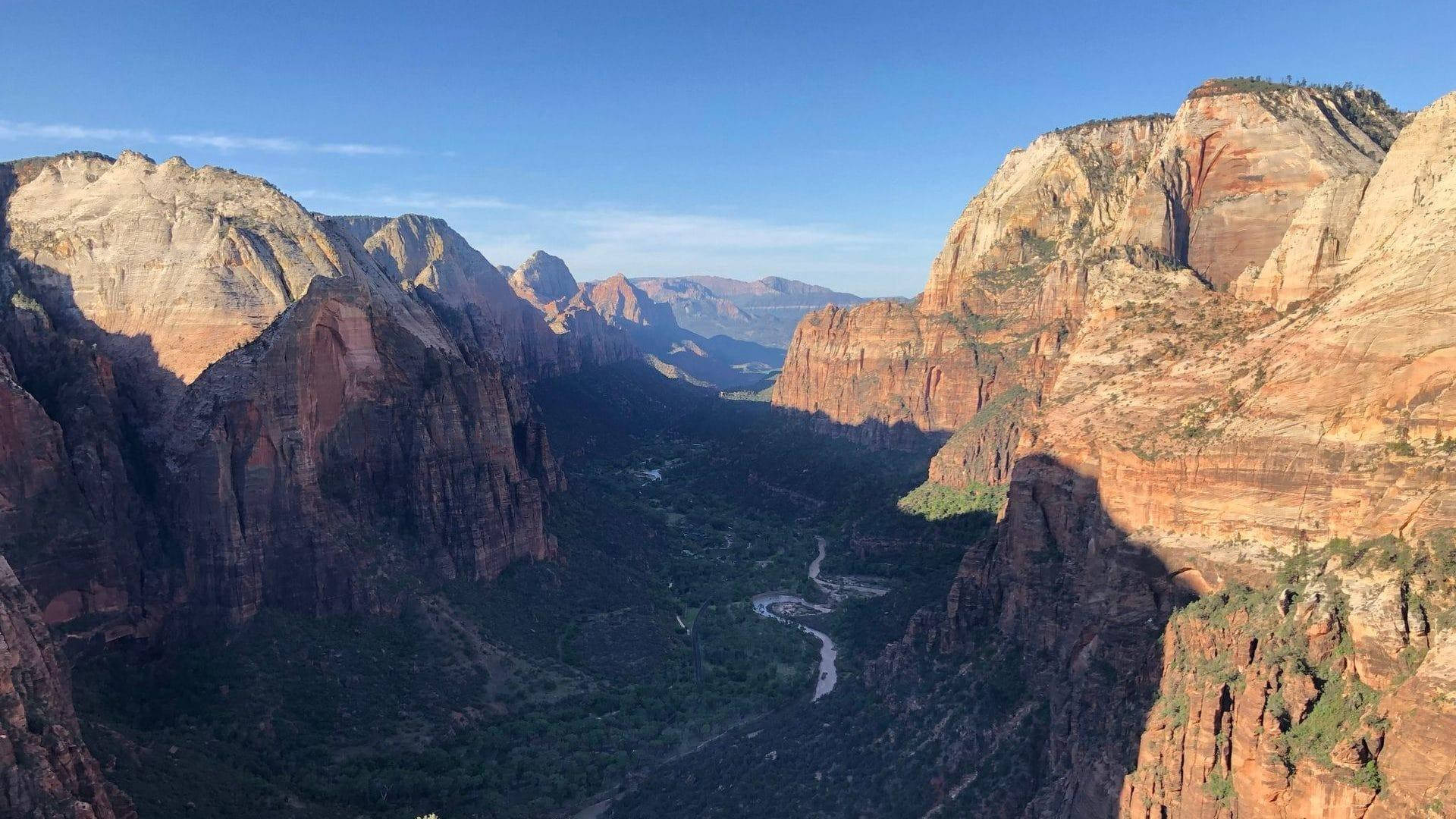 Upper East Canyon In Zion National Park Background