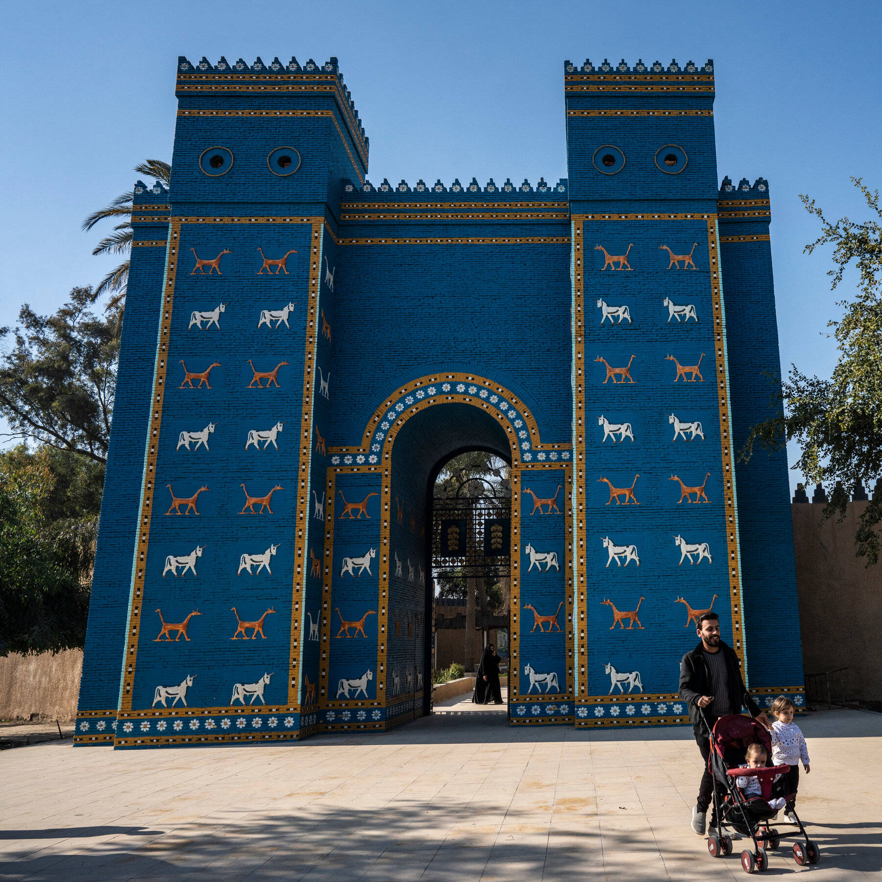 Ur Ishtar Gate Background