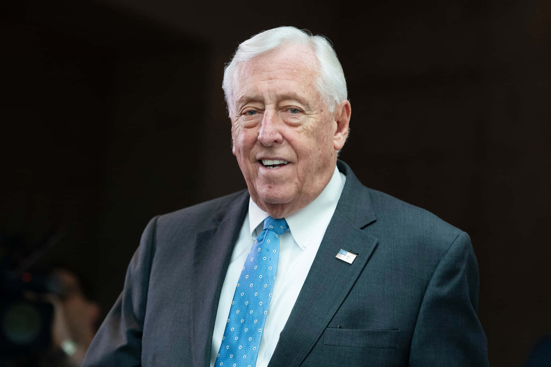 Us Representative Steny Hoyer Expressing Joyful Emotions Background