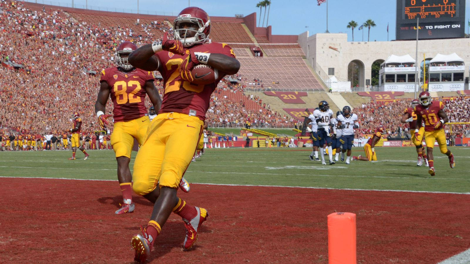 Usc Football Player Celebration Background