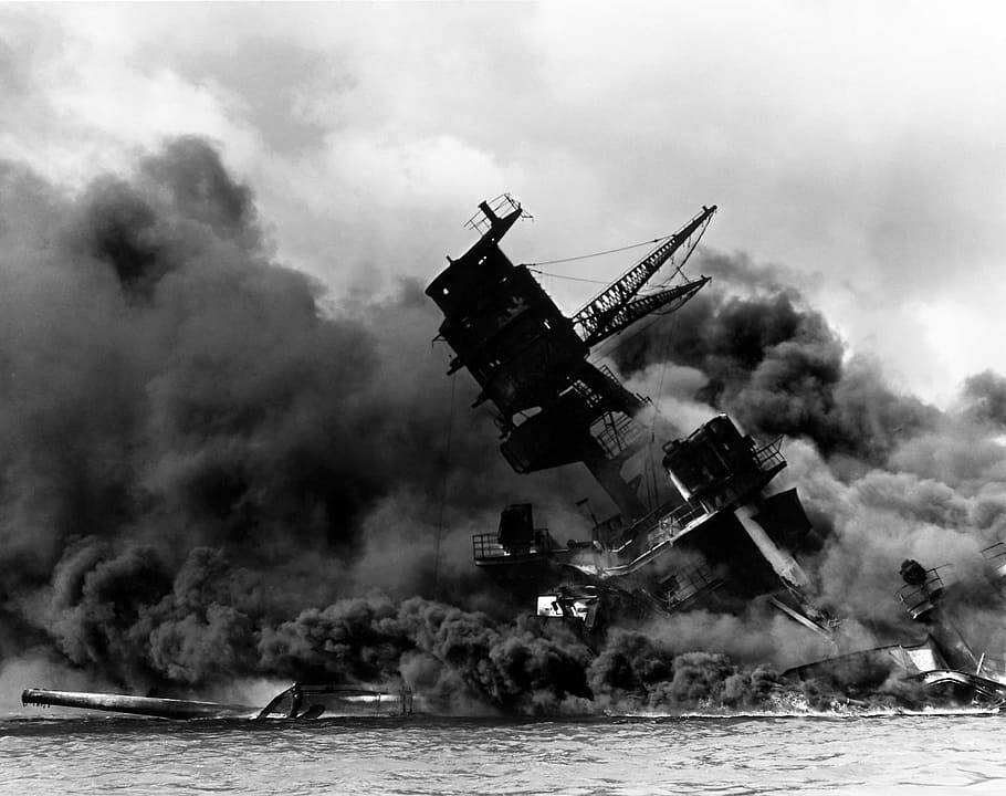 Uss Arizona Sunk On Pearl Harbor Background