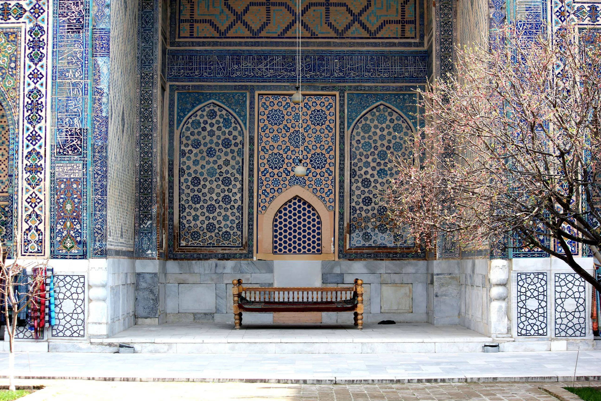 Uzbekistan Sherdor Madrasasi Background