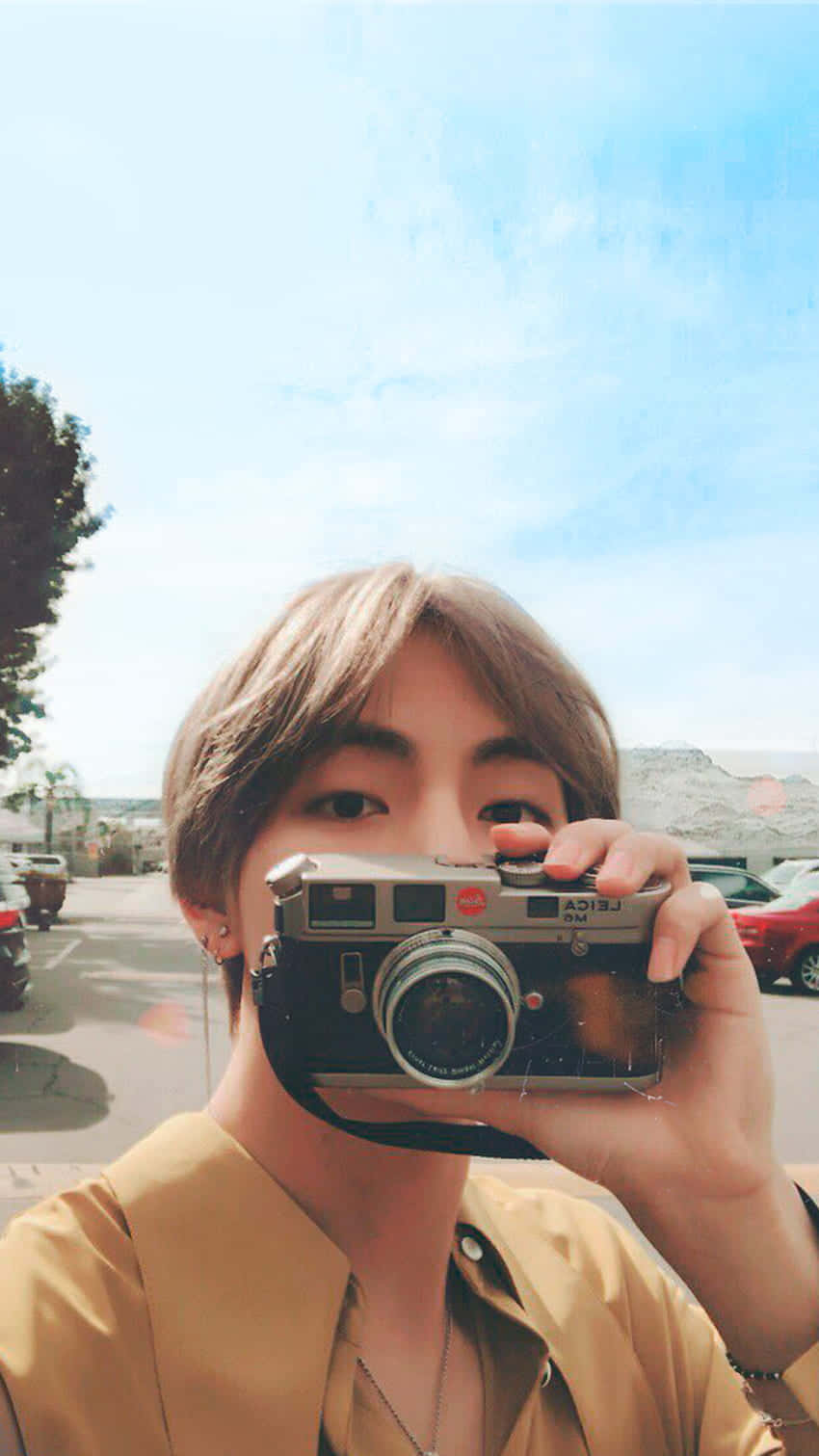 V Bts Phone And His Camera Background