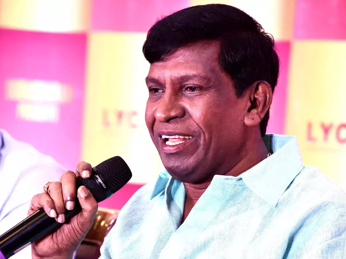 Vadivelu In Press Conference Background