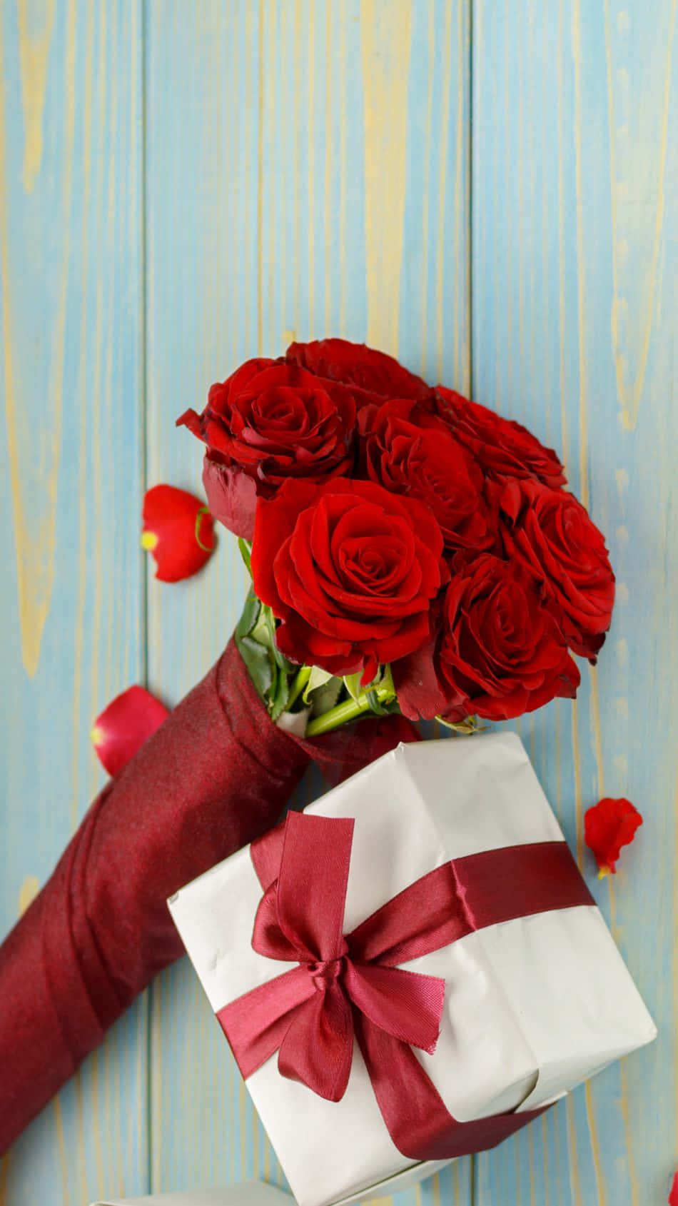 Valentine's Day Phone Roses And Gift Background