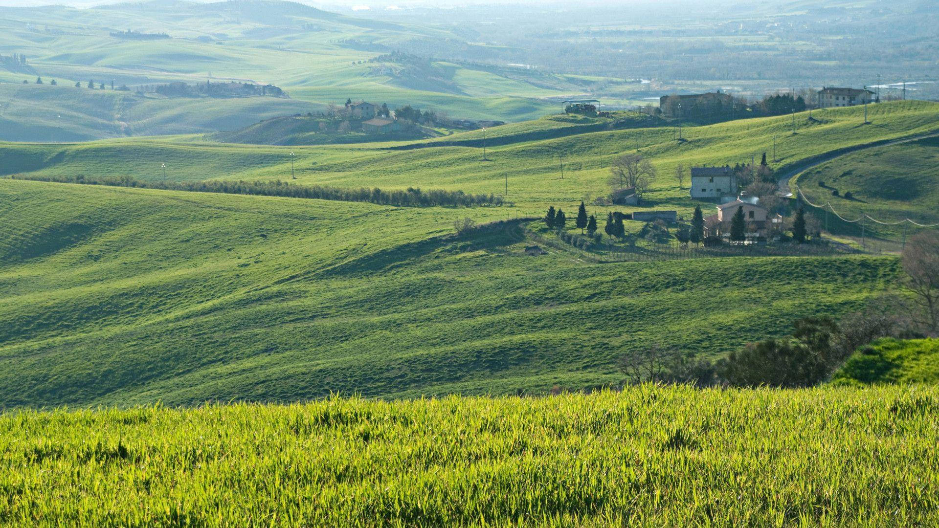 Vast Foggy Landscape Tuscany Background