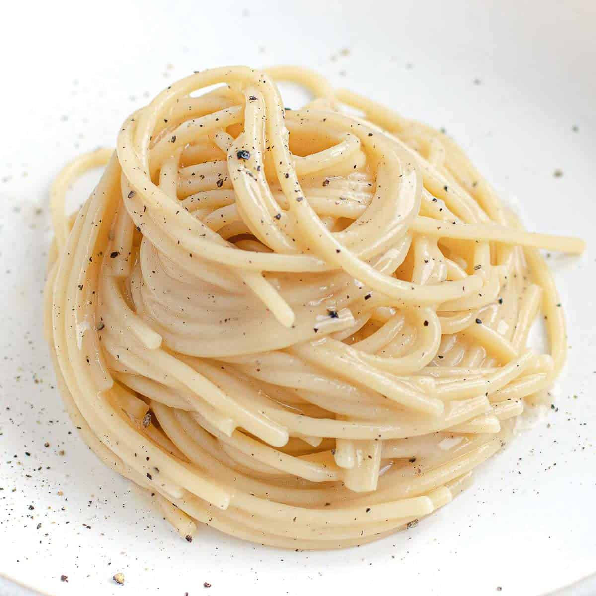 Vegan Cacio E Pepe Background