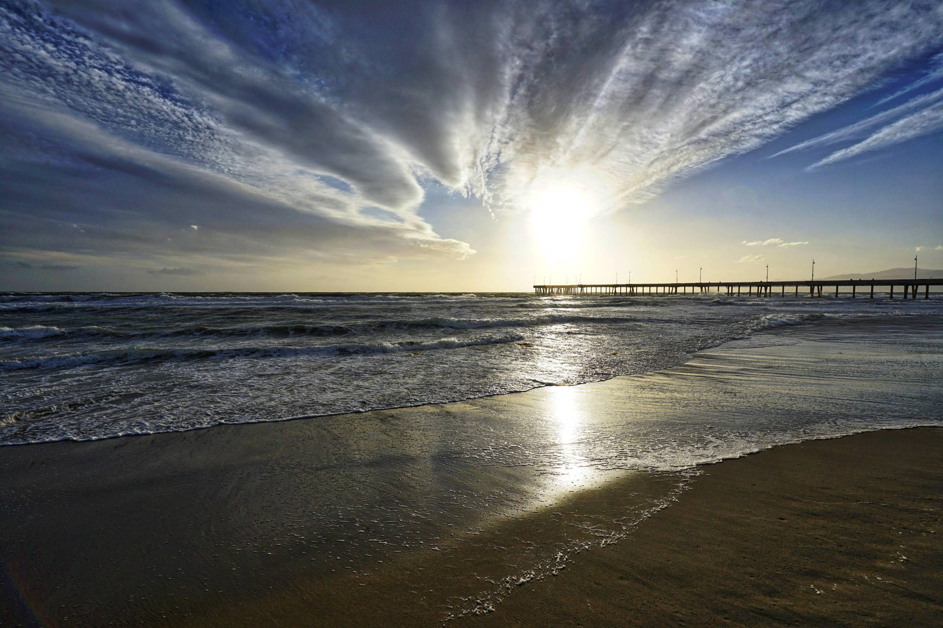 Venice Beach Pier Setting Sun Background