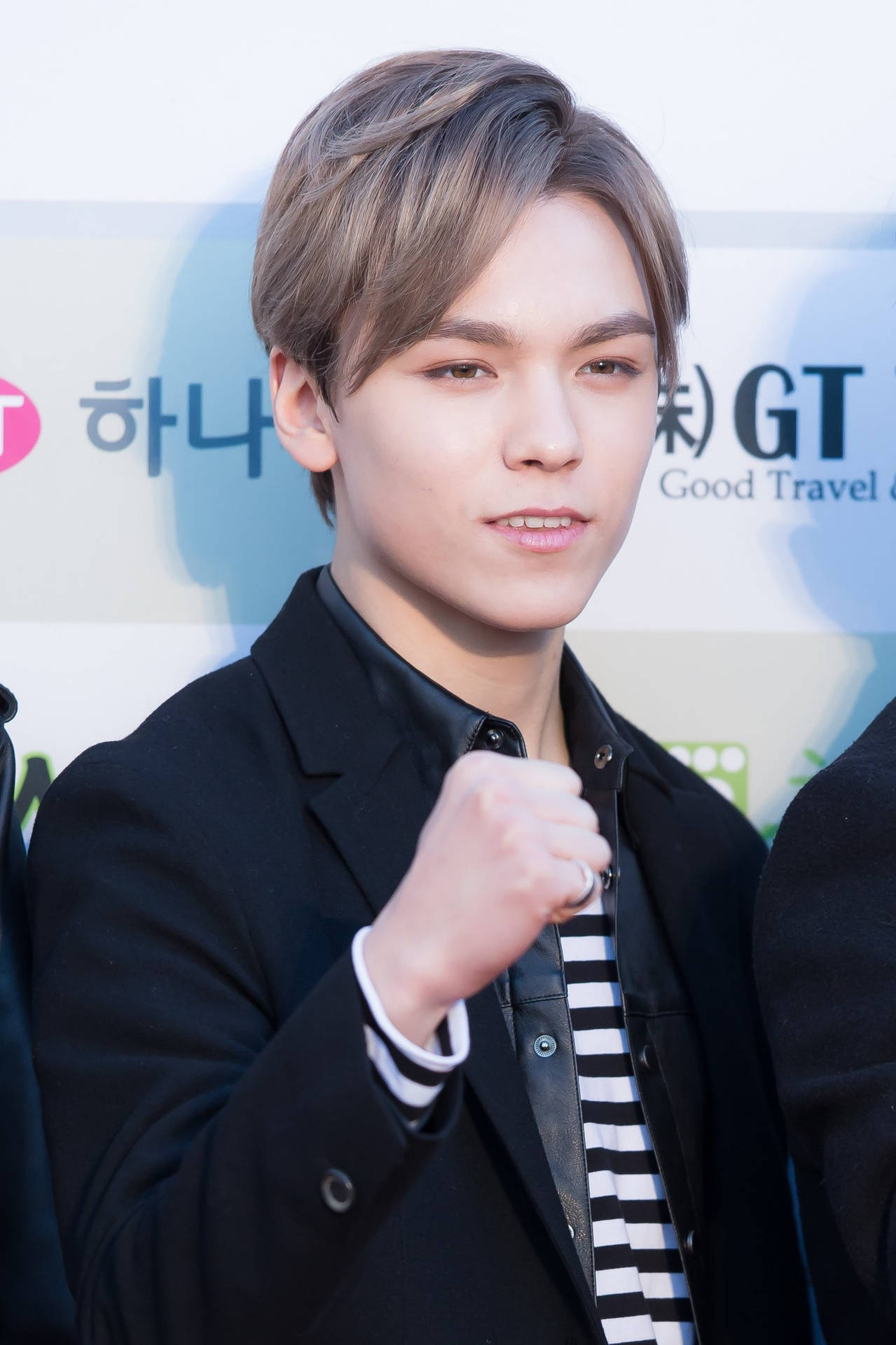 Vernon With Brown Hair Background