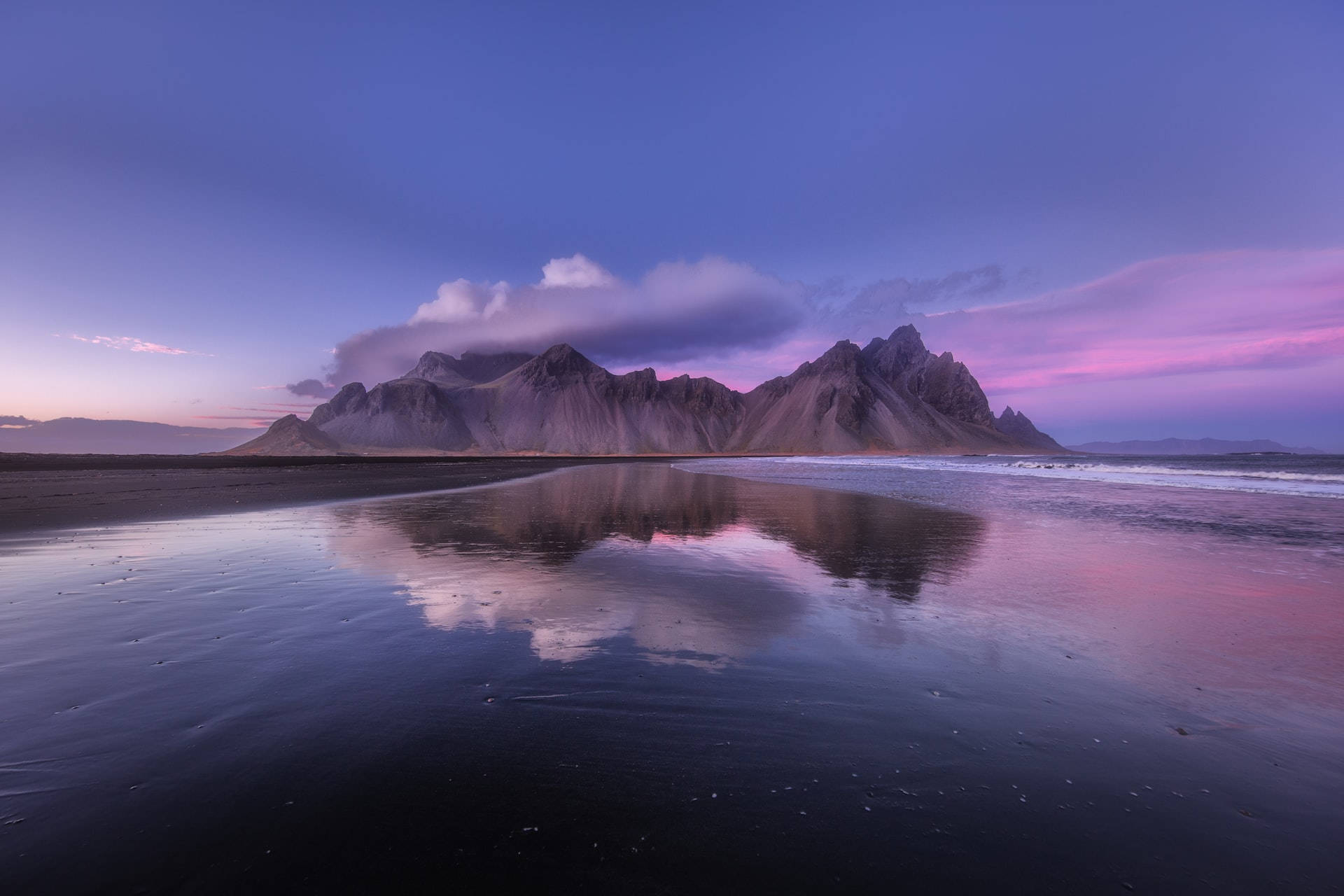 Vestrahorn Mountain Macbook Background