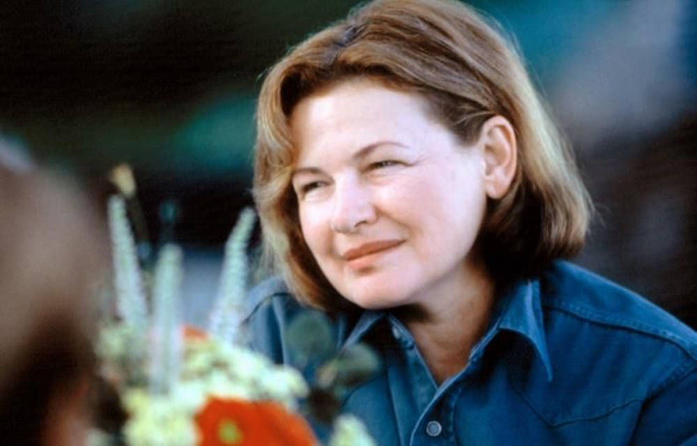 Veteran Actress Dianne Wiest As Dianne Booker