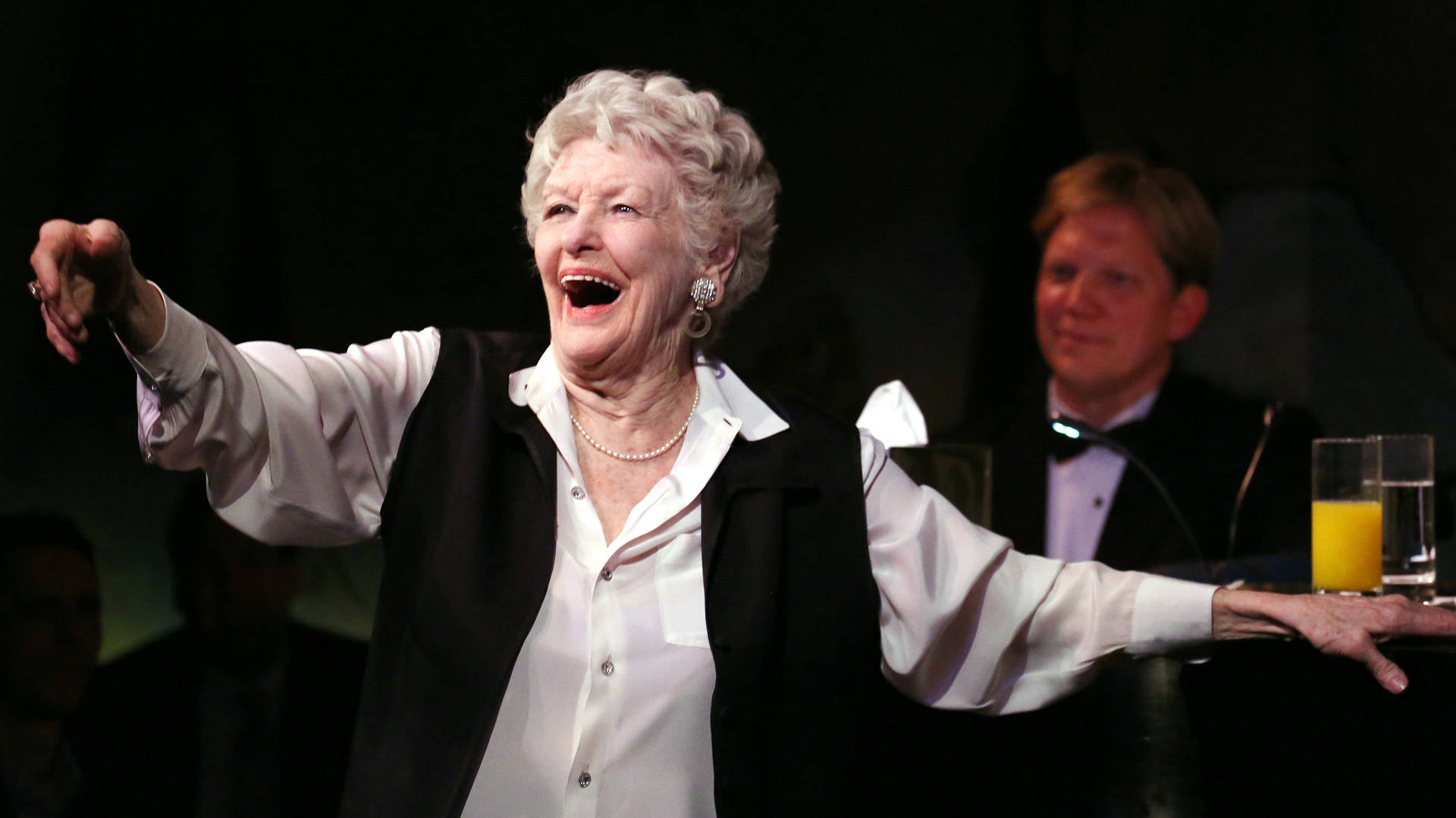 Veteran Actress Elaine Stritch Taking The Stage Background