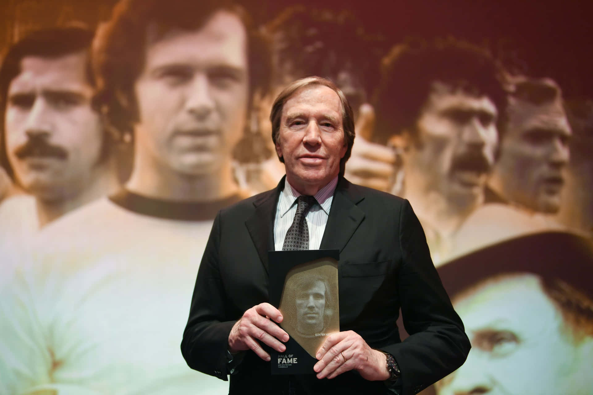 Veteran Soccer Player Günter Netzer Football Museum Hall Of Fame Background