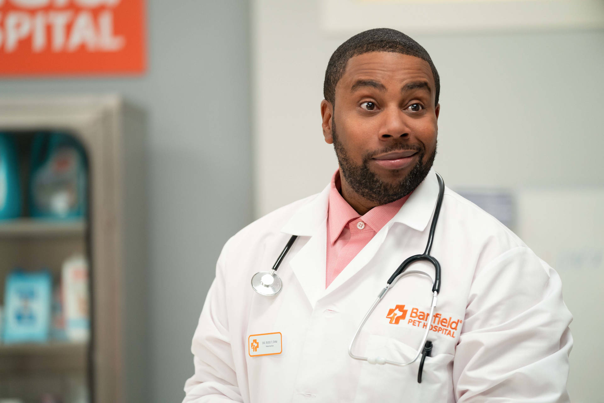 Veterinarian Kenan Thompson