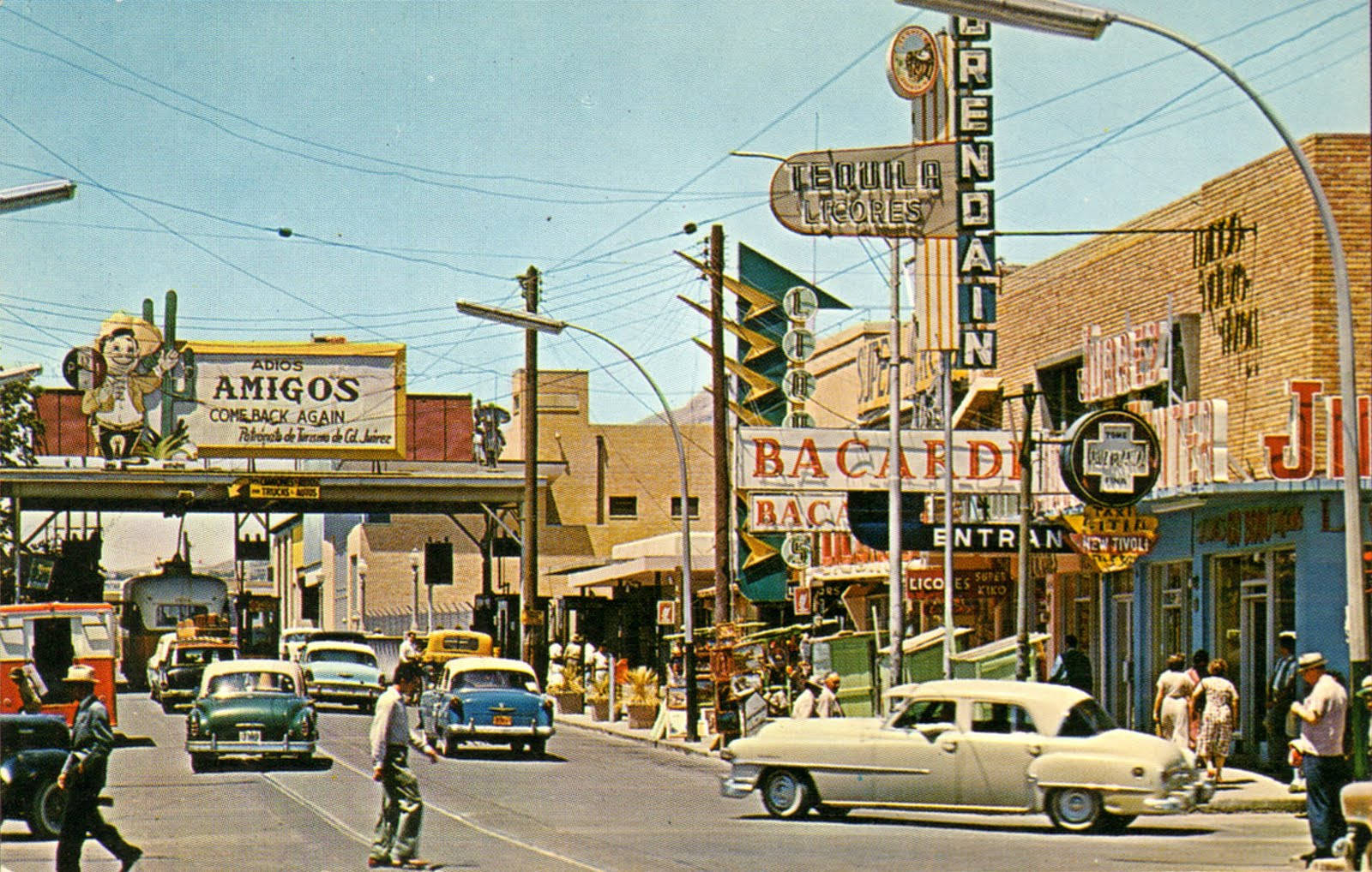 Vibrant Life In Downtown El Paso Background