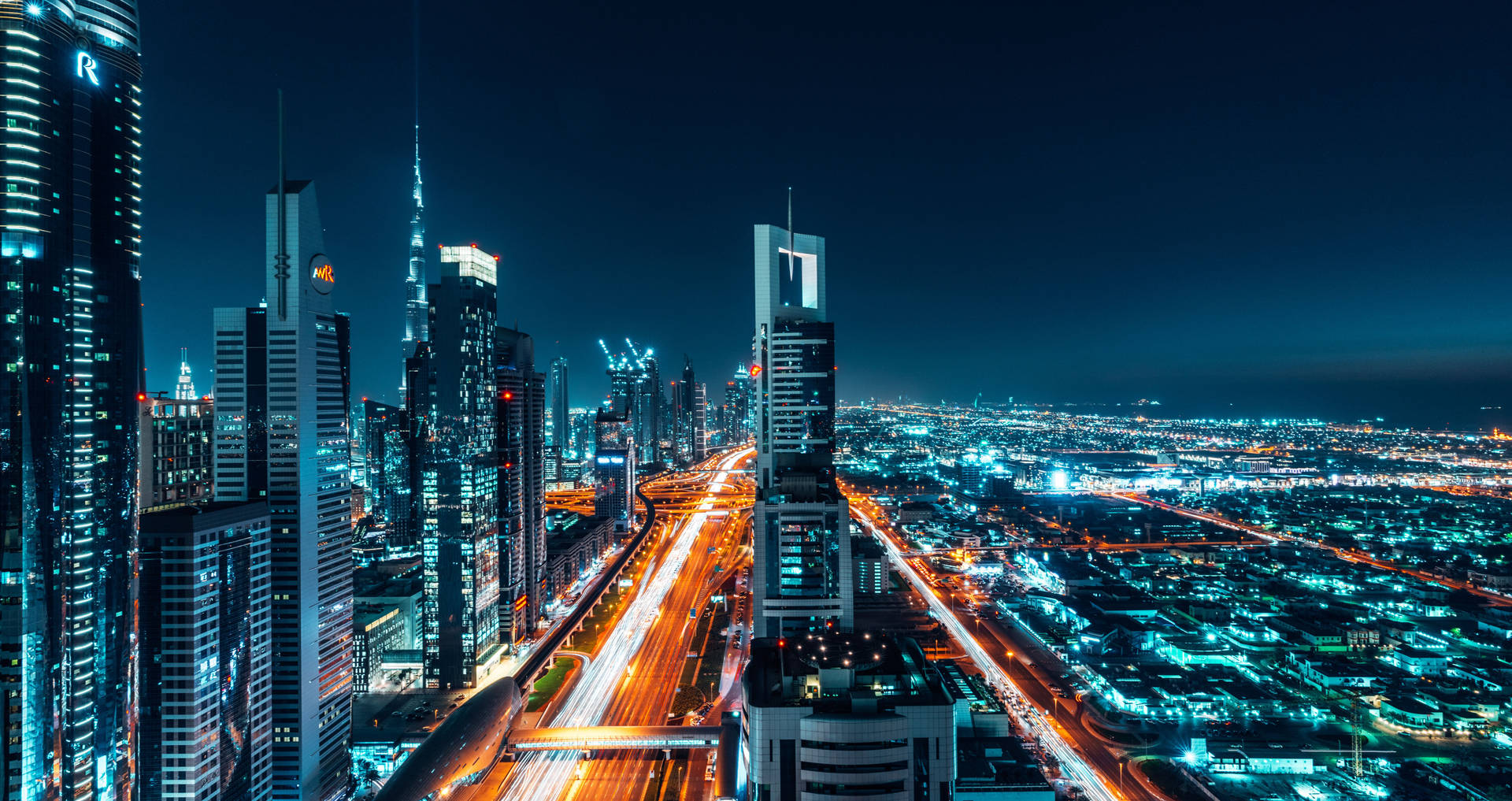 Vibrant Nightlife In Dubai 4k Background