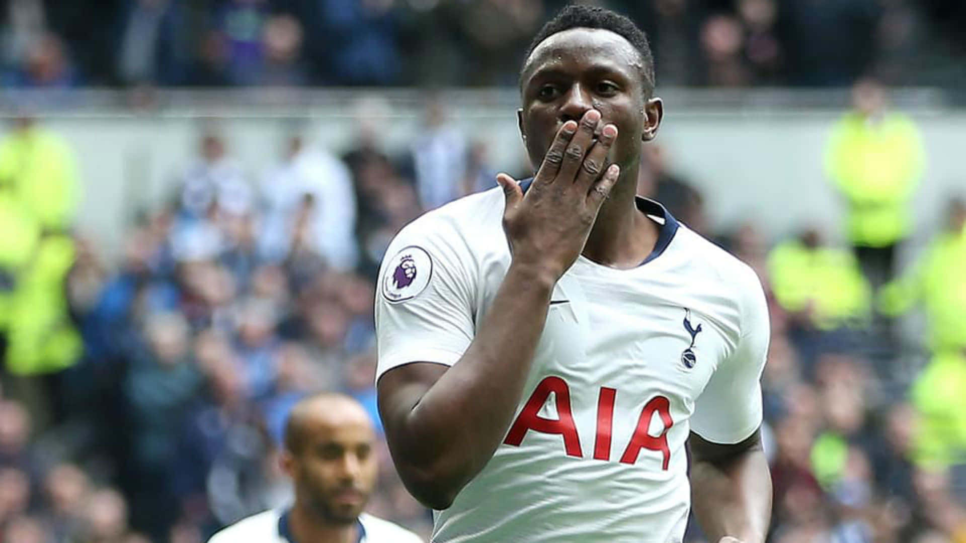 Victor Wanyama Score Flying Kiss Background