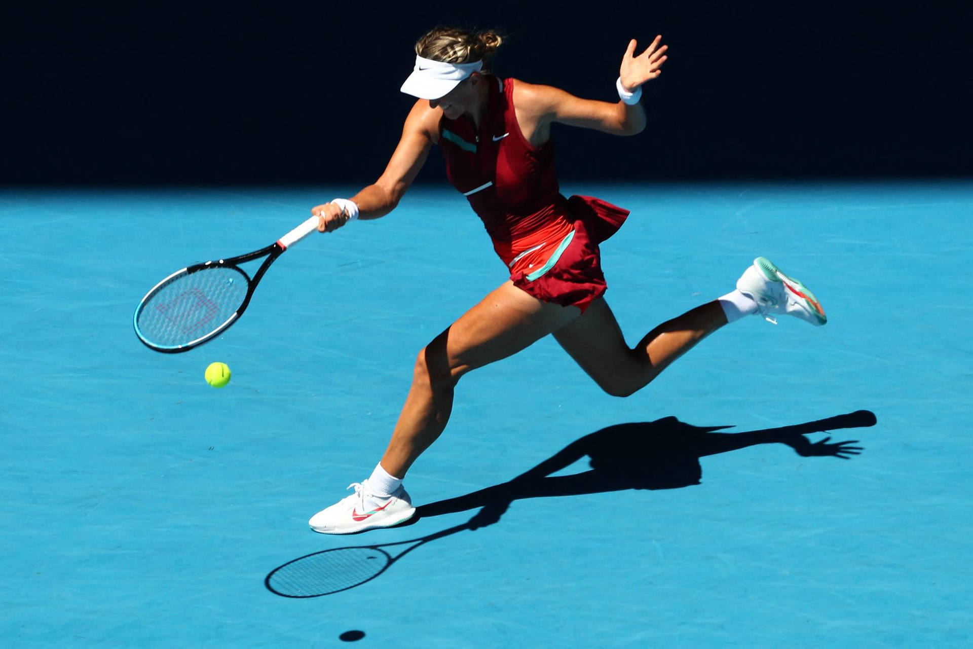 Victoria Azarenka Dashes To Hit Ball