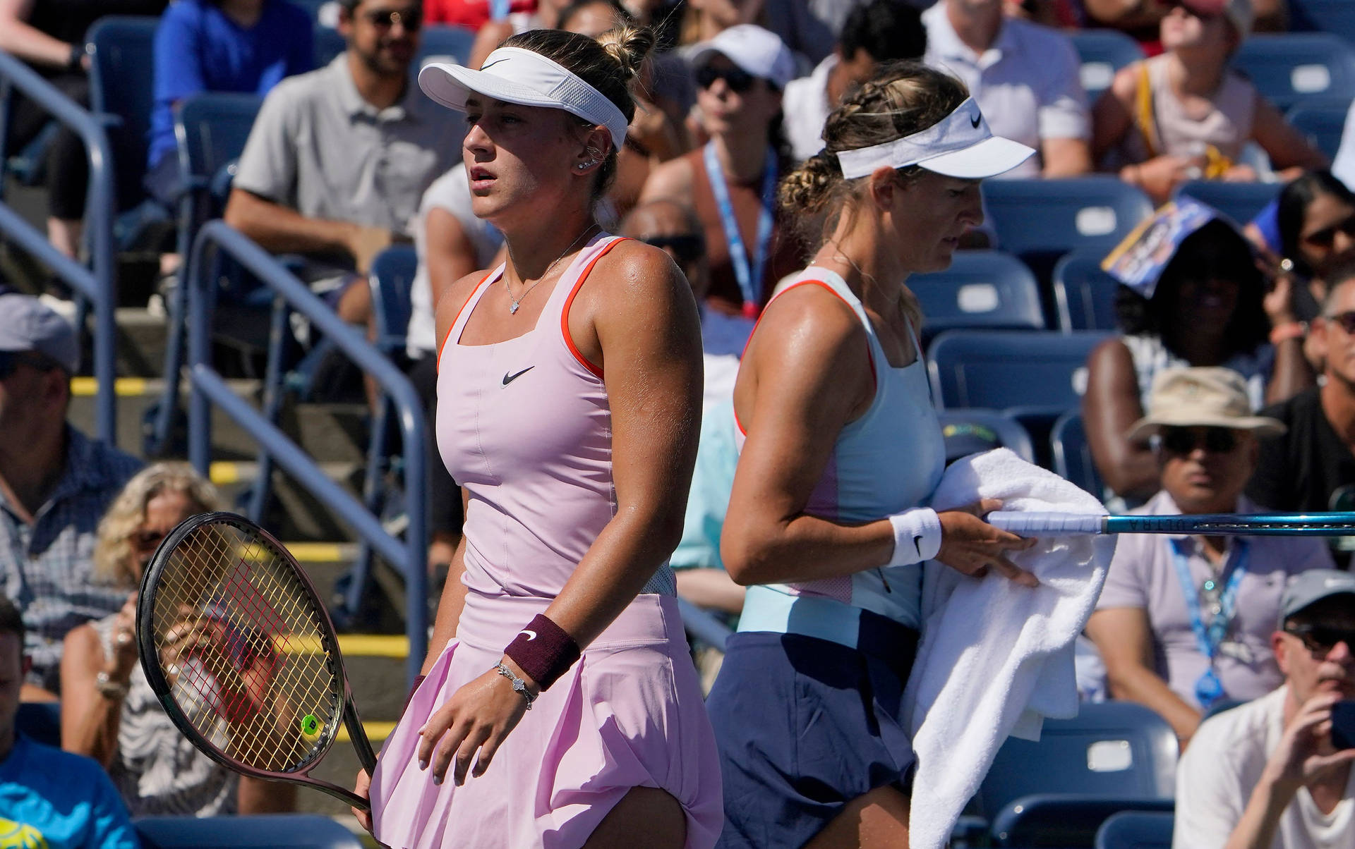 Victoria Azarenka Wearing Pink Background