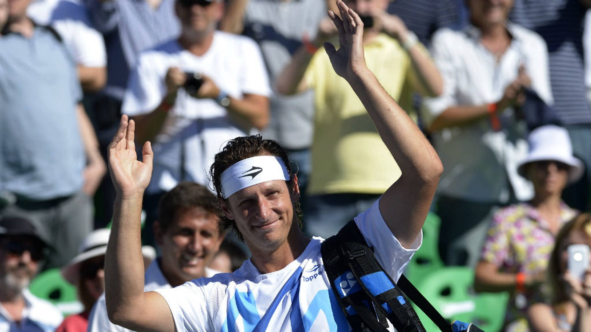 Victory Celebration Of David Nalbandian Background