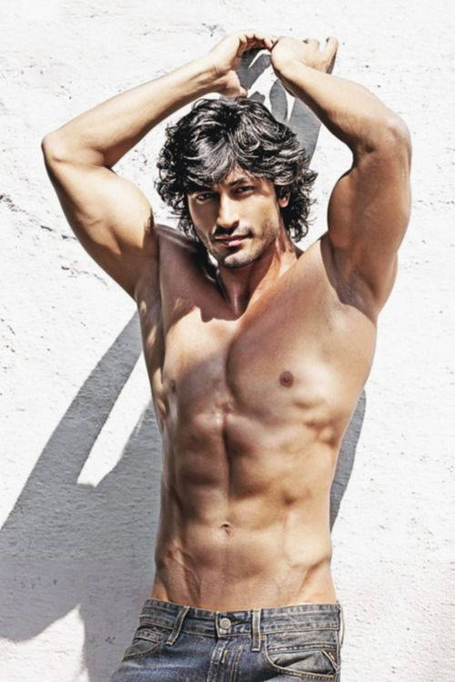 Vidyut Jamwal Topless Background