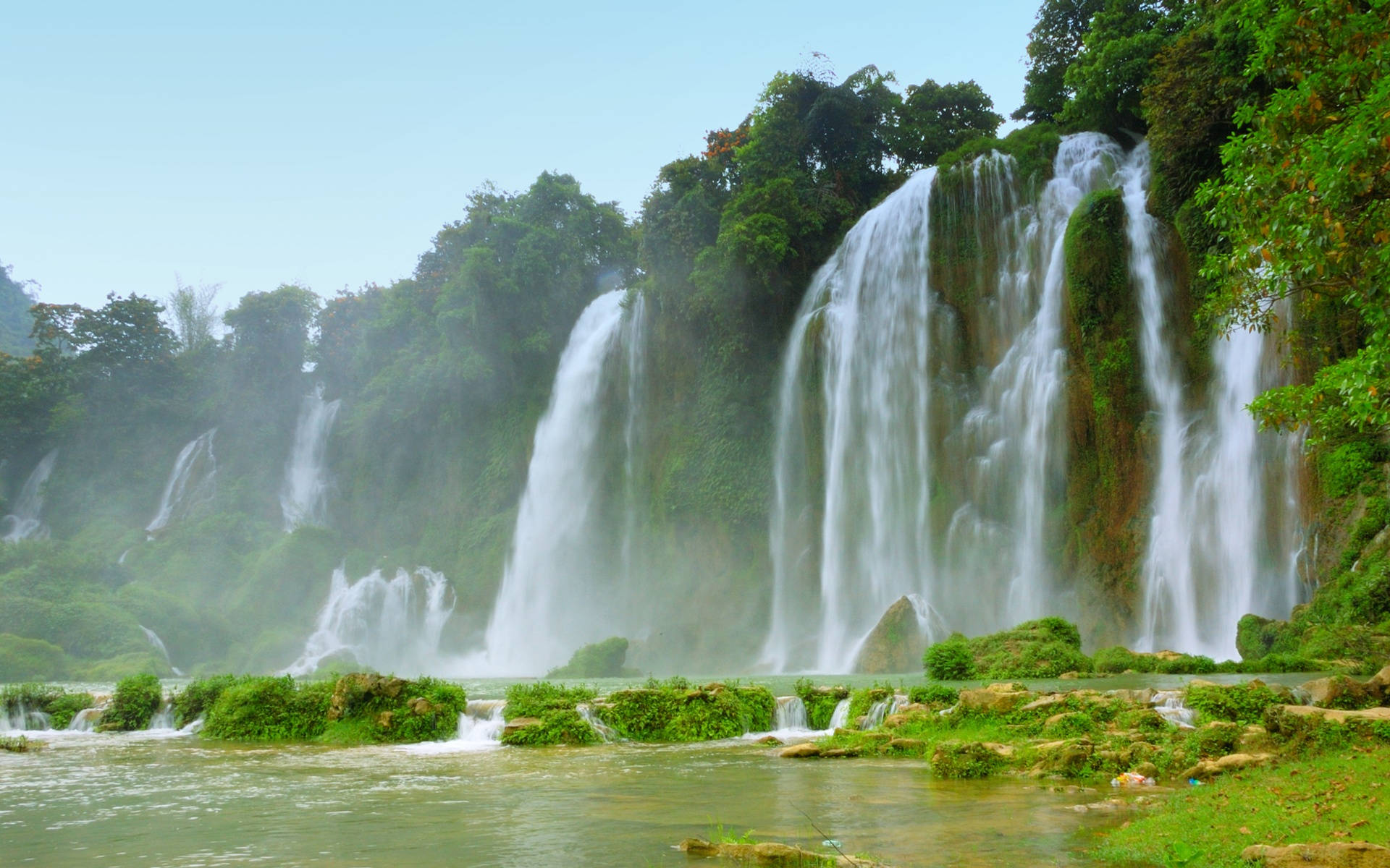 Vietnam Majestic Waterfalls Background