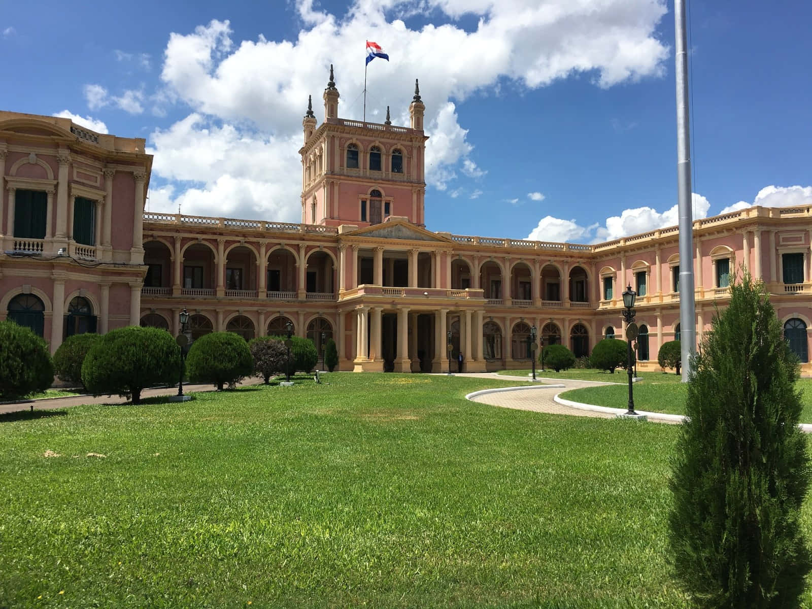 View Of Palacio De Lopez In Asuincion Background