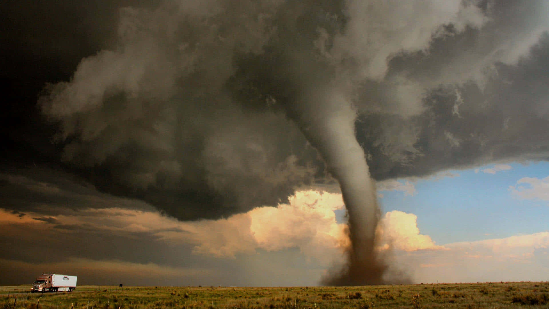 Vigorous Tornado Hd Background