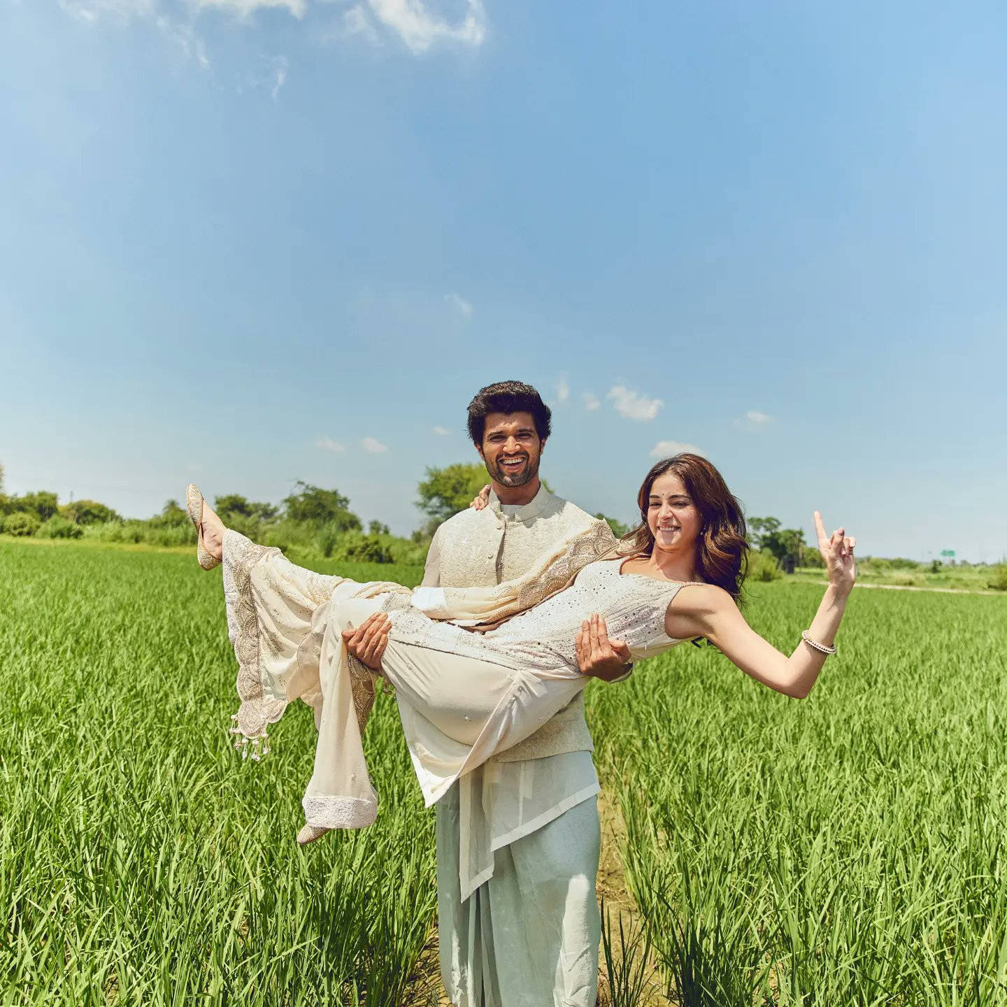 Vijay Devarakonda Ananya Panday Open Field Background