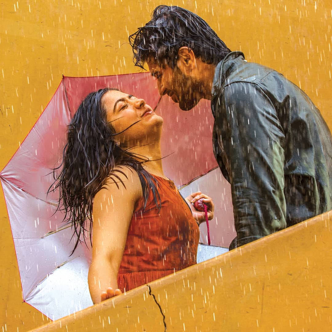 Vijay Deverakonda With Someone In The Rain 4k