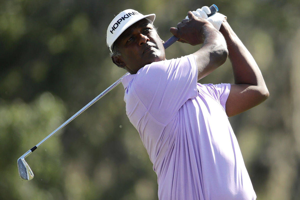 Vijay Singh Playing Golf Background