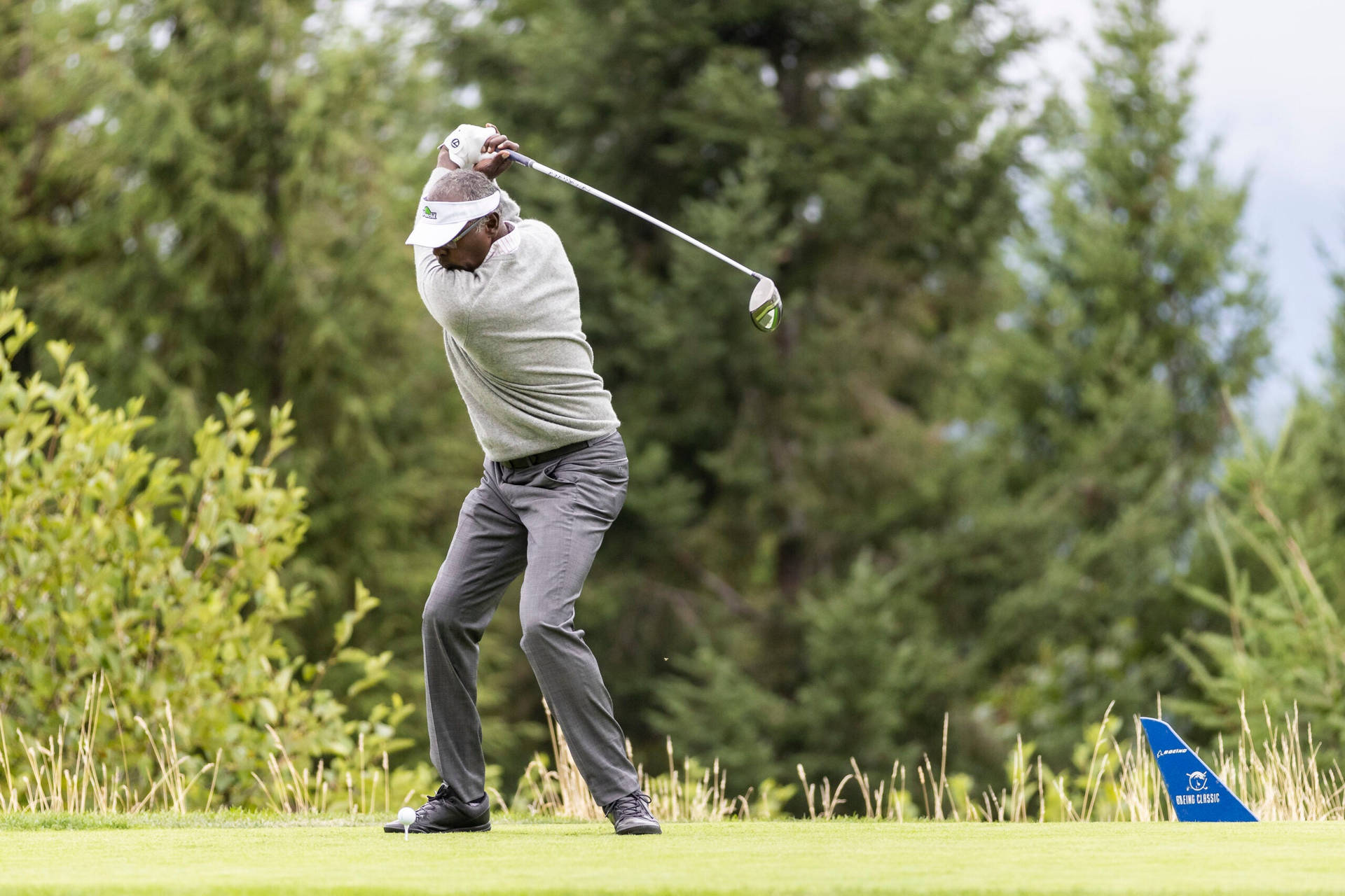 Vijay Singh To Hit The Ball Background