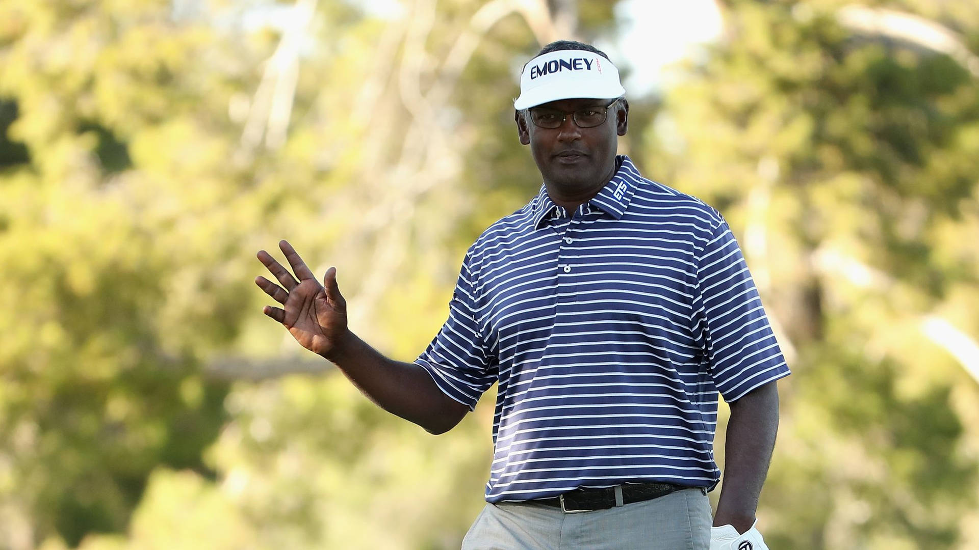 Vijay Singh Waving