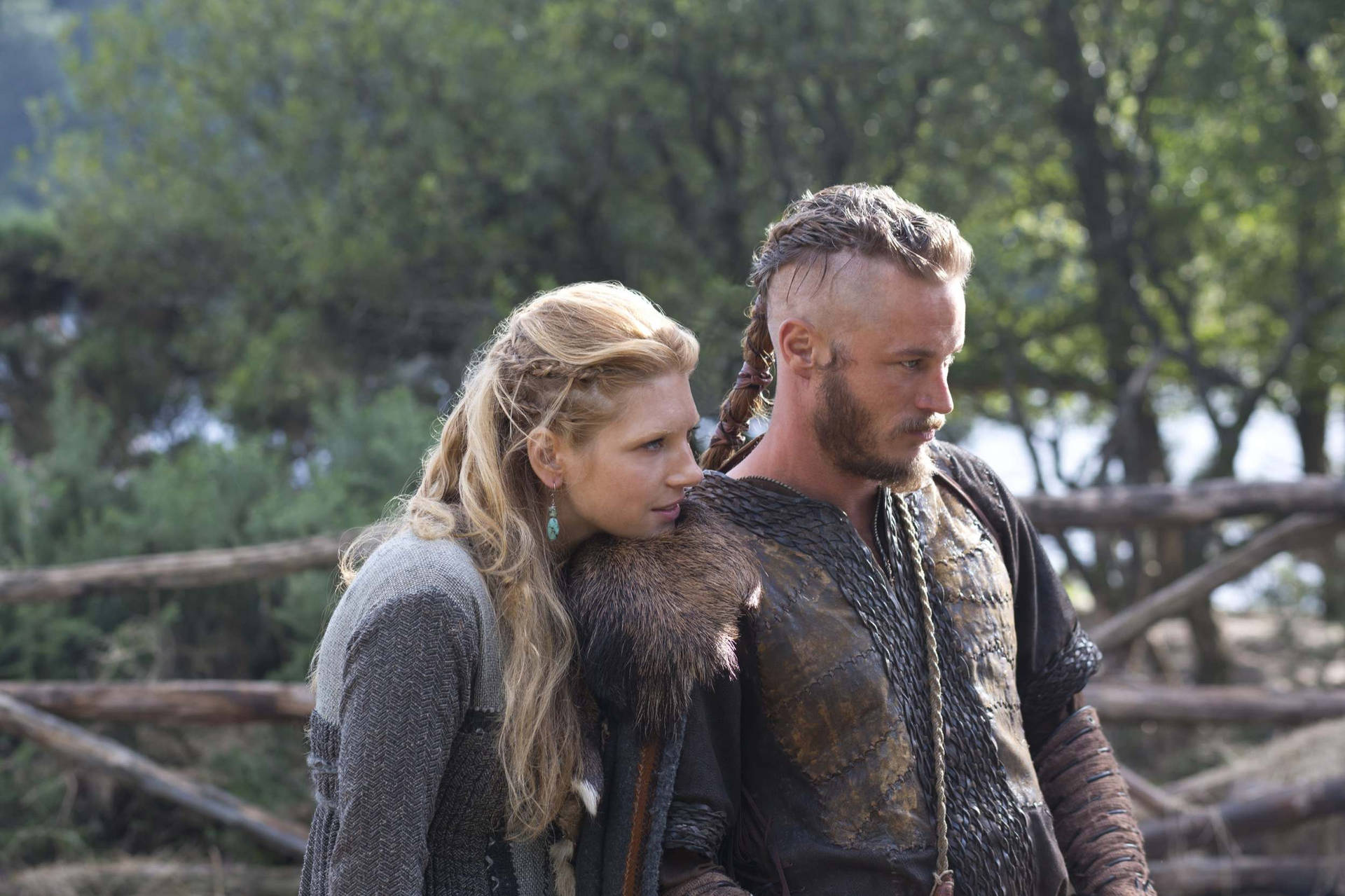 Vikings Lagertha And Ragnar Sweet Pose Background
