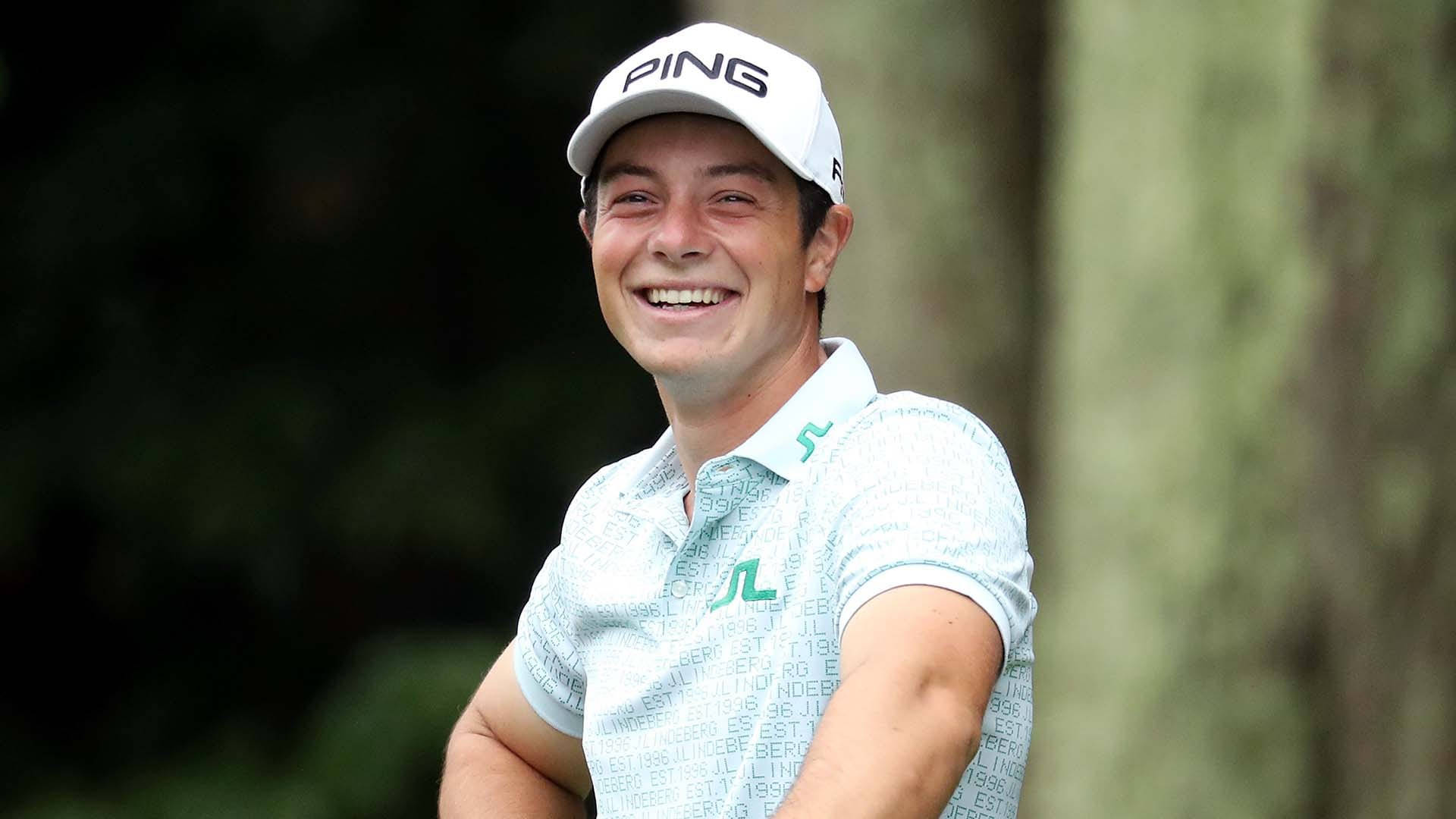 Viktor Hovland Happily Relaxing Background