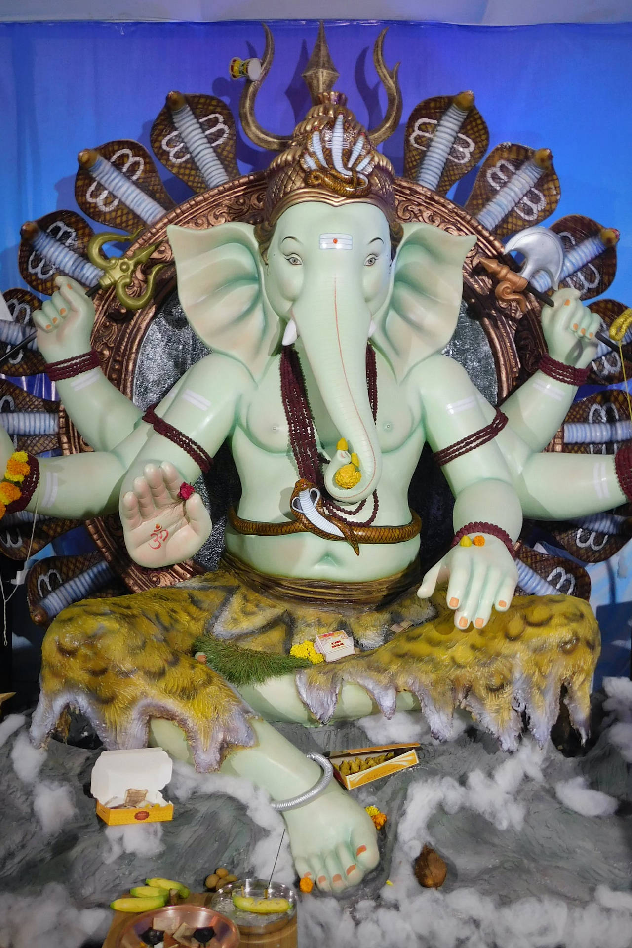 Vinayaka With Six Hands Background