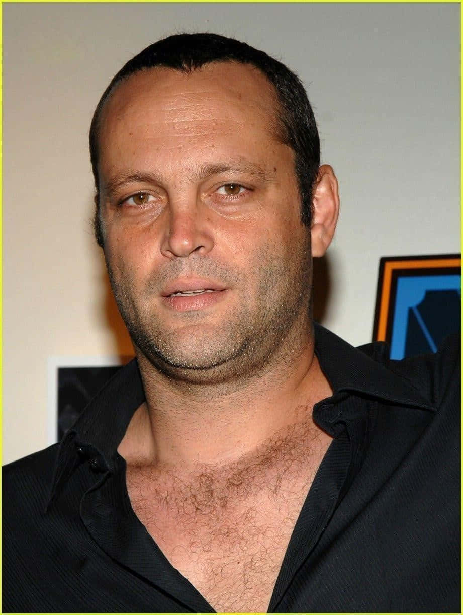 Vince Vaughn Posing For A Portrait Background