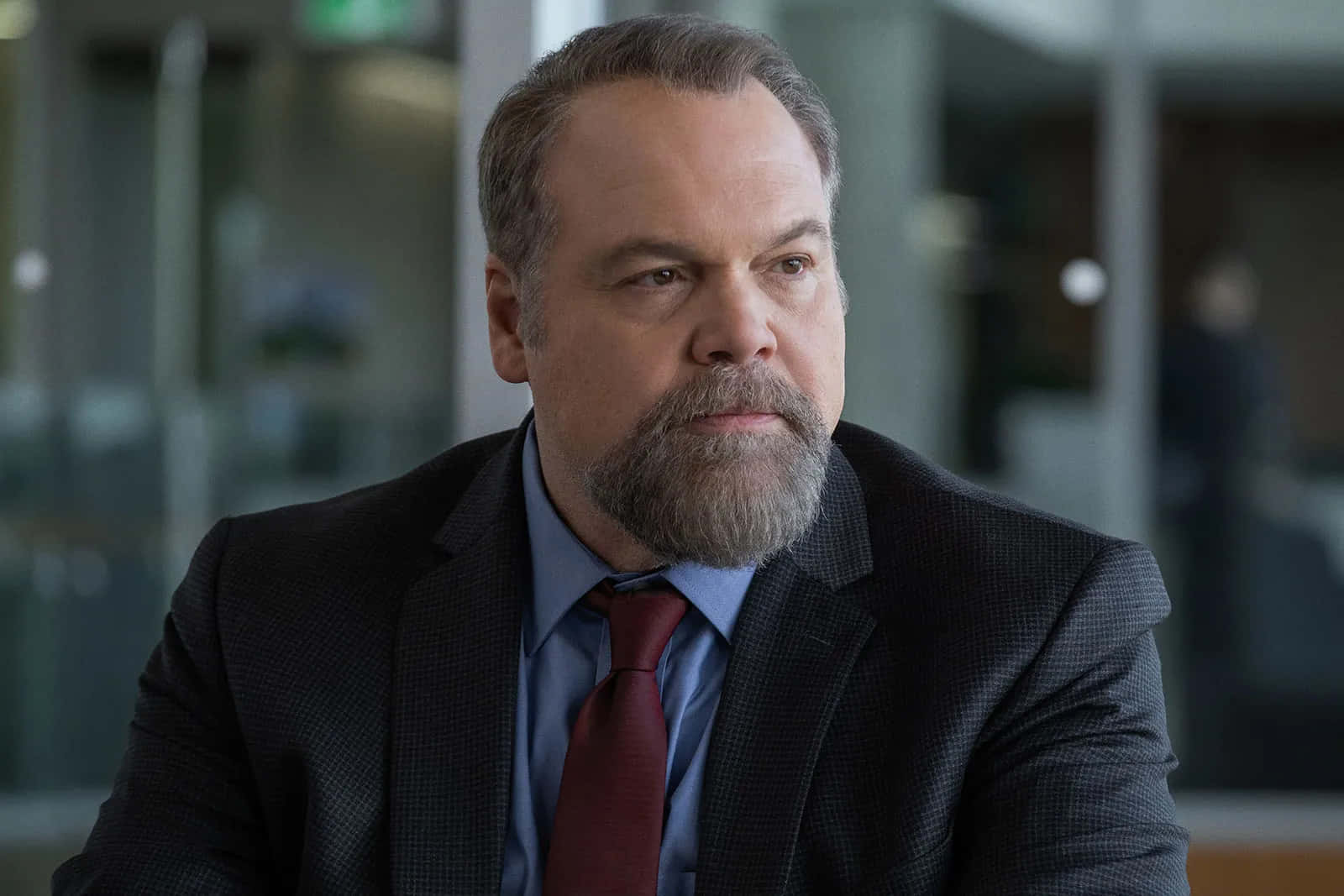 Vincent D'onofrio In An Intense Pose Background