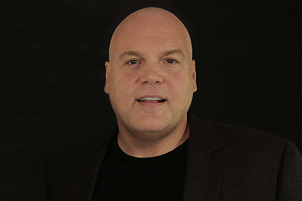 Vincent D'onofrio Striking A Pose In A Casual Outfit Background